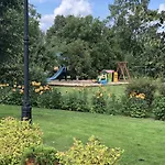 Ledowohouse Vintage Own Golf Course, Kids Friendly